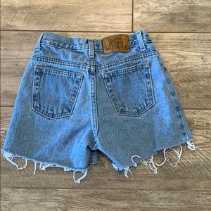 ~Sold on Dep0p~ Vintage high rise cutoff shorts